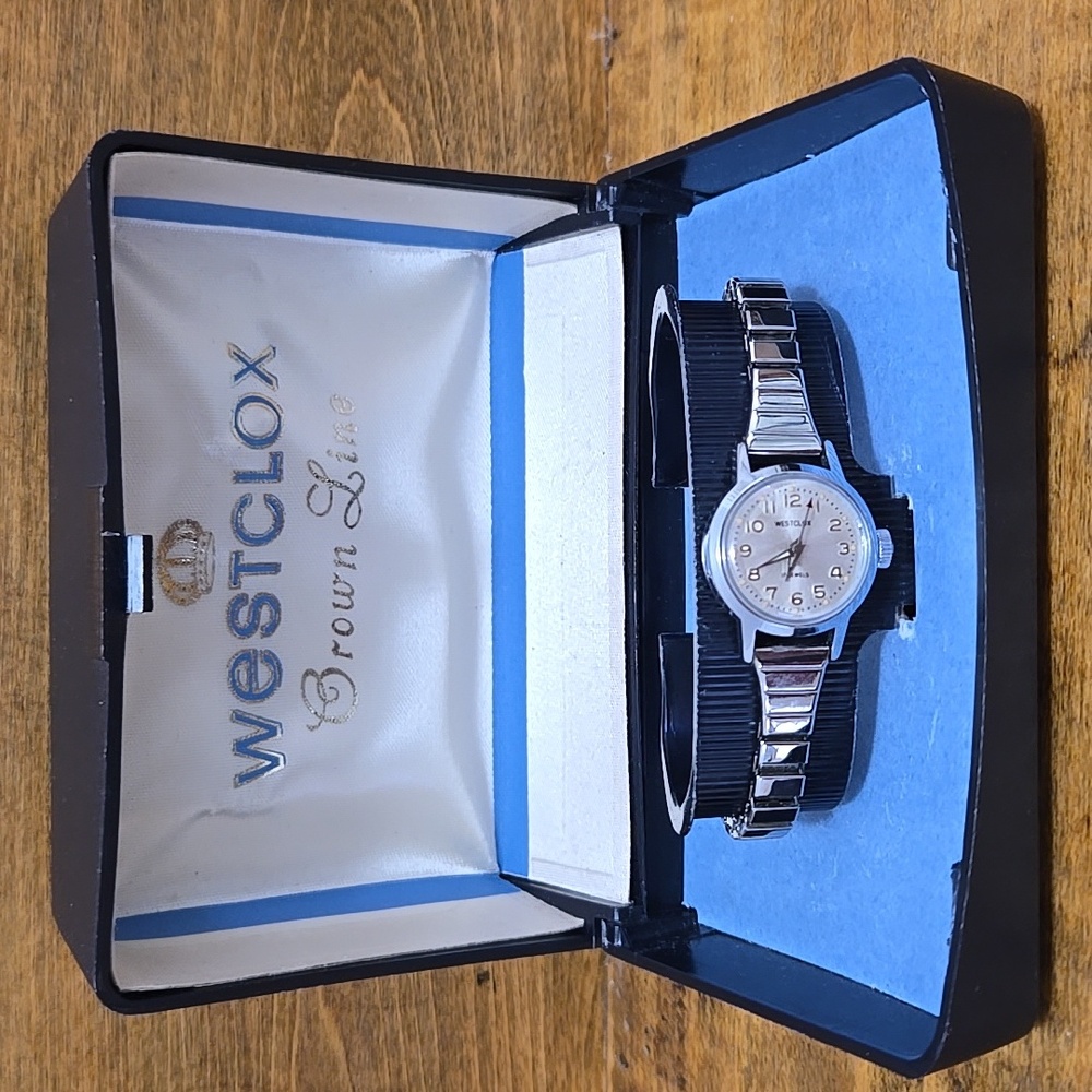 Vintage Westclox Crown Line 17 Jewels Manual Wind Watch
